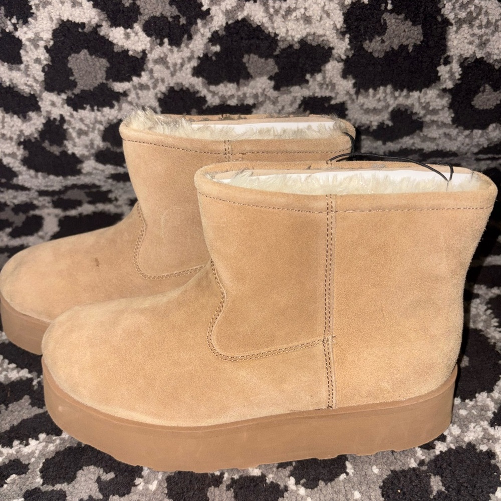Time and Tru boots. - Picture 2 of 6